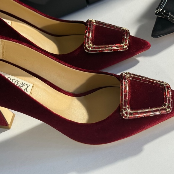 Badgley Mischka Women's Aubree Stiletto Pumps wt Crystal Buckle PICK COLOR SIZE - Picture 9 of 11